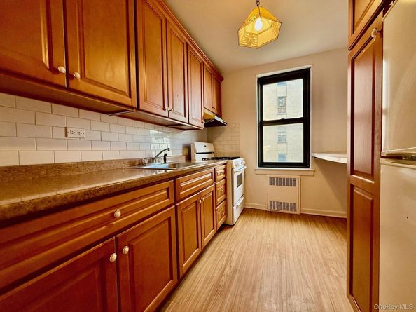 11224 Northern Boulevard 3G, Corona NY 11368