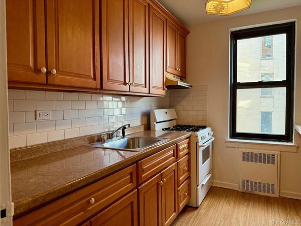 11224 Northern Boulevard 3G, Corona NY 11368