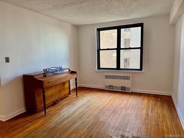 11224 Northern Boulevard 3G, Corona NY 11368