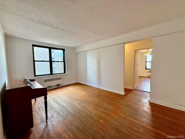11224 Northern Boulevard 3G, Corona NY 11368