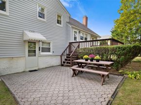 18 Seton Drive, New Rochelle NY 10804