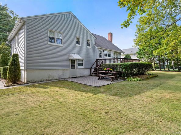 18 Seton Drive, New Rochelle NY 10804