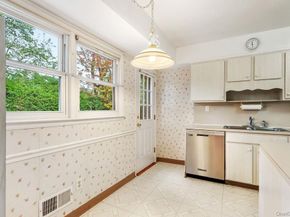 18 Seton Drive, New Rochelle NY 10804