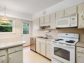18 Seton Drive, New Rochelle NY 10804