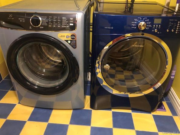 939 Manor Lane, Bay Shore NY 11706