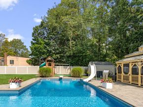 939 Manor Lane, Bay Shore NY 11706