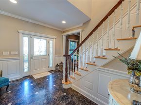 2 True Harbour Way, West Islip NY 11795