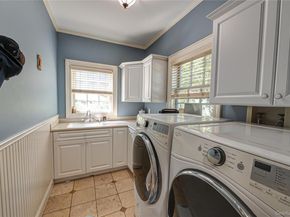 2 True Harbour Way, West Islip NY 11795