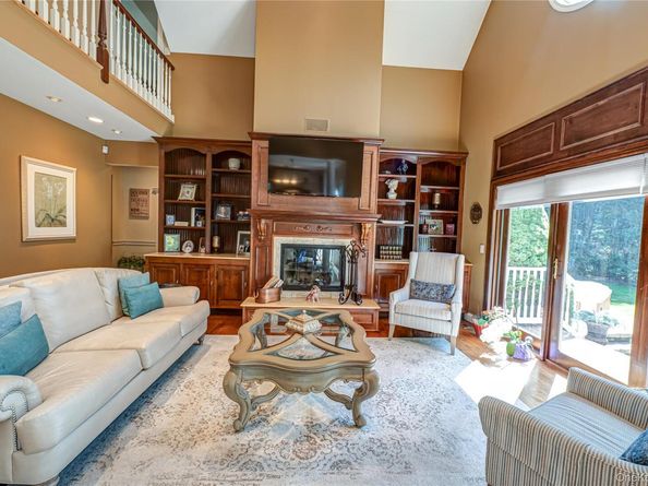 2 True Harbour Way, West Islip NY 11795