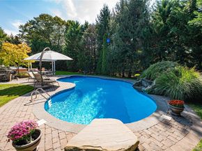 2 True Harbour Way, West Islip NY 11795