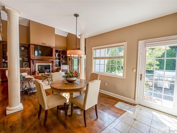 2 True Harbour Way, West Islip NY 11795