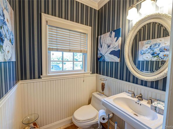 2 True Harbour Way, West Islip NY 11795