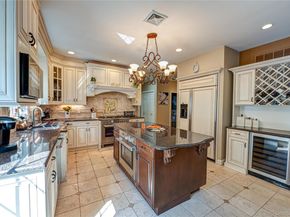 2 True Harbour Way, West Islip NY 11795