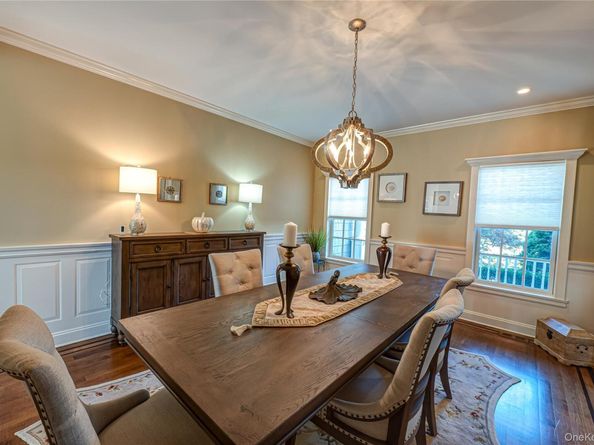 2 True Harbour Way, West Islip NY 11795