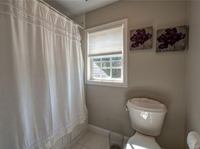 2 True Harbour Way, West Islip NY 11795