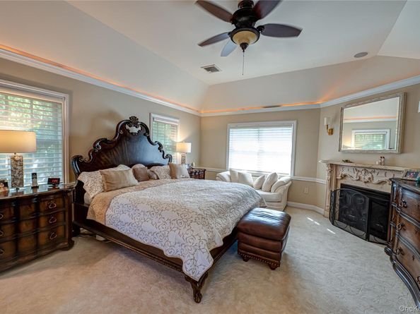 2 True Harbour Way, West Islip NY 11795