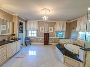 2 True Harbour Way, West Islip NY 11795