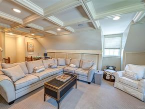 2 True Harbour Way, West Islip NY 11795
