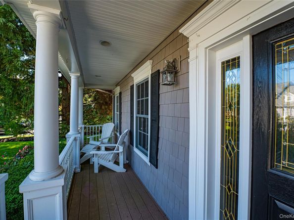 2 True Harbour Way, West Islip NY 11795