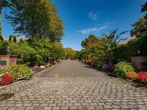 2 True Harbour Way, West Islip NY 11795