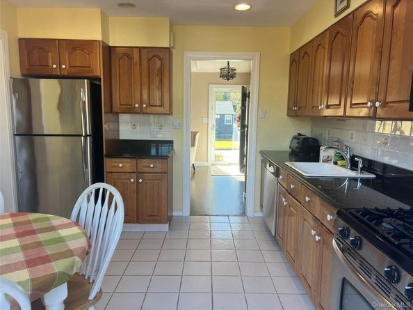 417 Cooper Road, North Babylon NY 11703