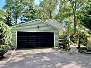25 Surry Hill Place, Huntington NY 11743
