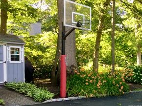 25 Surry Hill Place, Huntington NY 11743