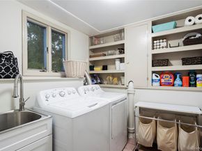 25 Surry Hill Place, Huntington NY 11743
