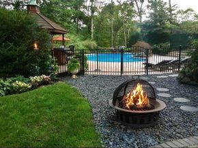 25 Surry Hill Place, Huntington NY 11743