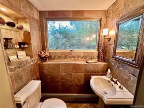 25 Surry Hill Place, Huntington NY 11743