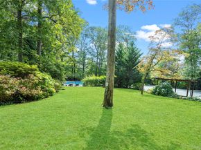 25 Surry Hill Place, Huntington NY 11743