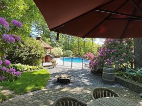 25 Surry Hill Place, Huntington NY 11743
