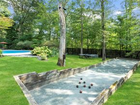 25 Surry Hill Place, Huntington NY 11743