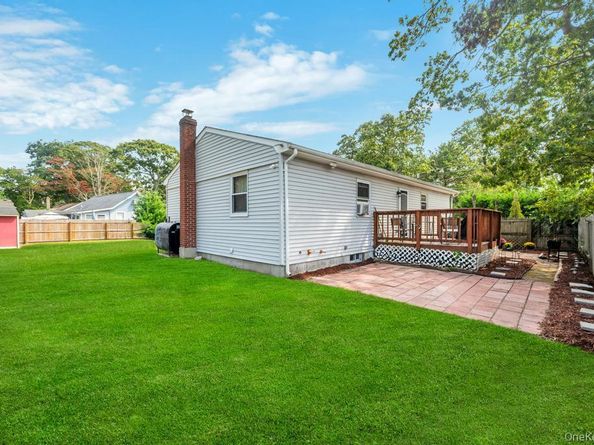 309 Dogwood Road W, Mastic Beach NY 11951