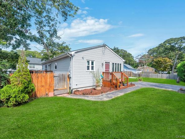 309 Dogwood Road W, Mastic Beach NY 11951