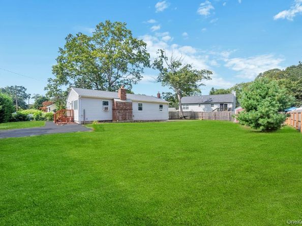 309 Dogwood Road W, Mastic Beach NY 11951