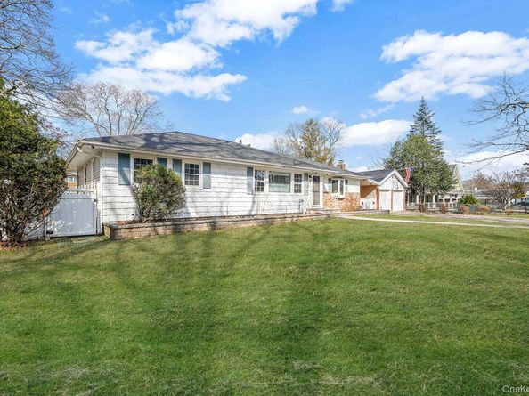33 High Street, Lake Ronkonkoma NY 11779