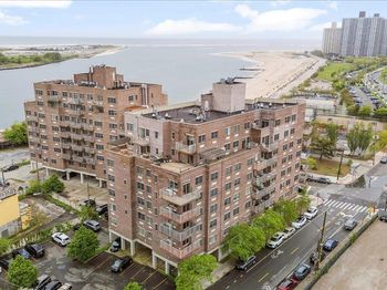 156 Beach 9th Street