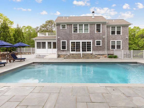 3 Ridge Way, Hampton Bays NY 11946