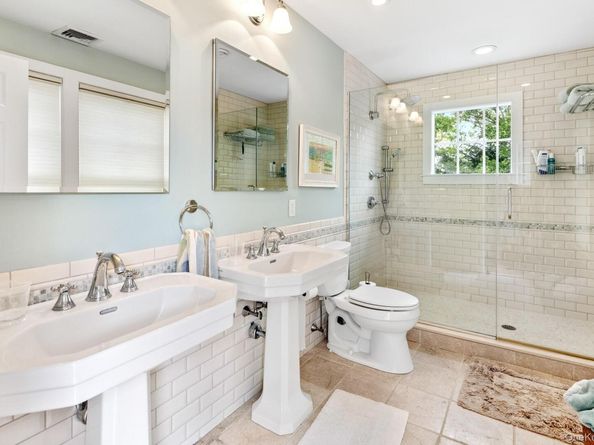 3 Ridge Way, Hampton Bays NY 11946