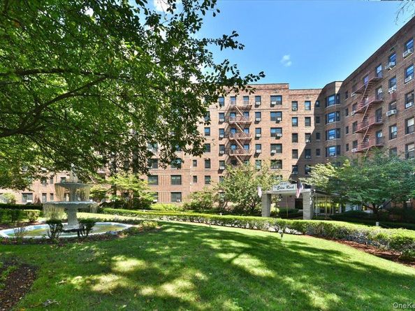 84-01 Main Street 728, Briarwood NY 11435