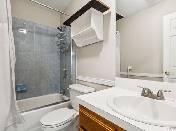 17 Pidgeon Court, Manorville NY 11949