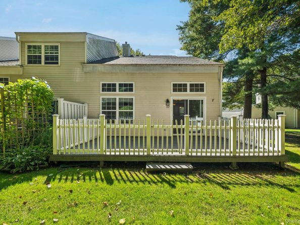 17 Pidgeon Court, Manorville NY 11949