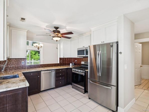 17 Pidgeon Court, Manorville NY 11949