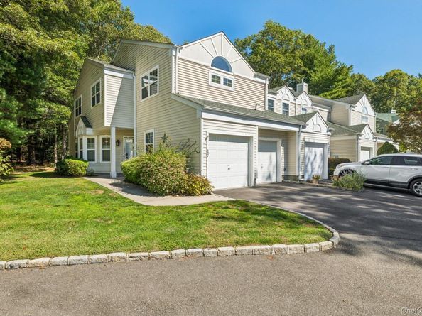 17 Pidgeon Court, Manorville NY 11949
