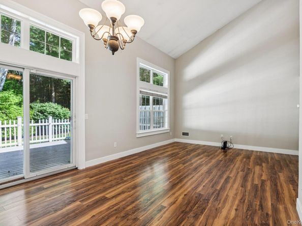 17 Pidgeon Court, Manorville NY 11949