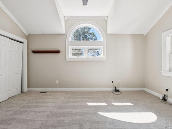 17 Pidgeon Court, Manorville NY 11949