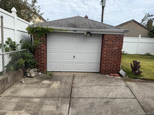 91-39 Springfield Boulevard, Queens Village NY 11428