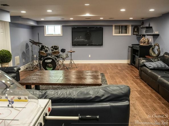 54 Chestnut Street, Massapequa NY 11758