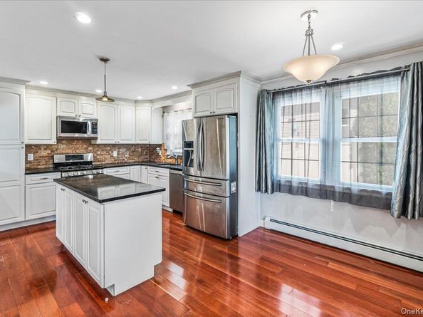 1069 Hastings Street, Baldwin Harbor NY 11510